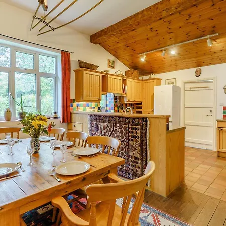 4 Bed In Near And Far Sawrey Llh42 Holiday home