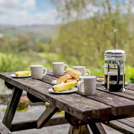 4 Bed In Near And Far Sawrey Llh42 ニア・ソーリー