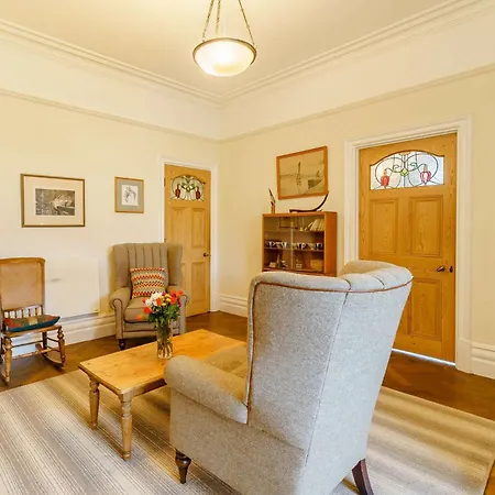 4 Bed In Near And Far Sawrey Llh42 * Near Sawrey