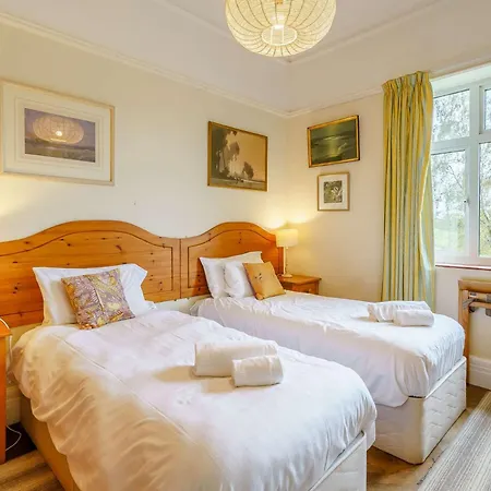 4 Bed In Near And Far Sawrey Llh42