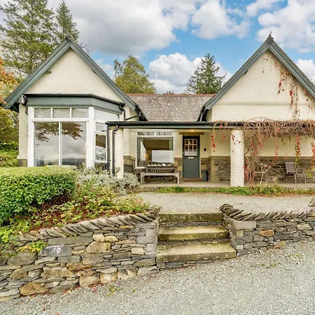 4 Bed In Near And Far Sawrey Llh42 * Near Sawrey